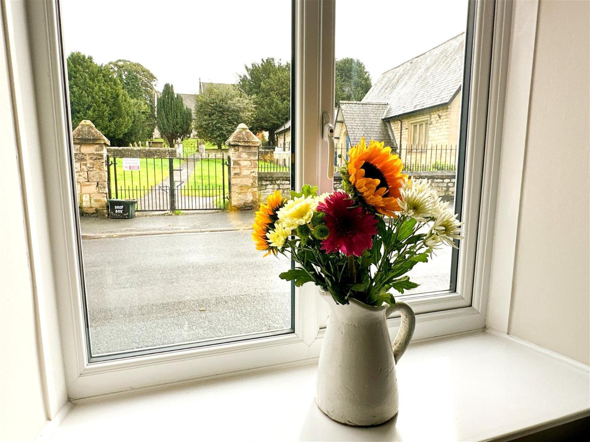 Country Cottage With Church View And Fireplace Near Leeds & York Exterior foto
